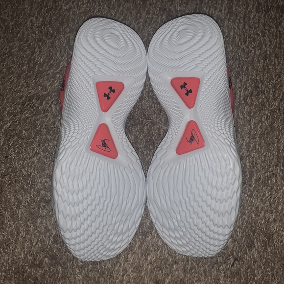 Under Armour Curry Brand Sesame Street Elmo Curry Flow 9 W9 M7.5 NEVER WORN - Picture 3 of 9